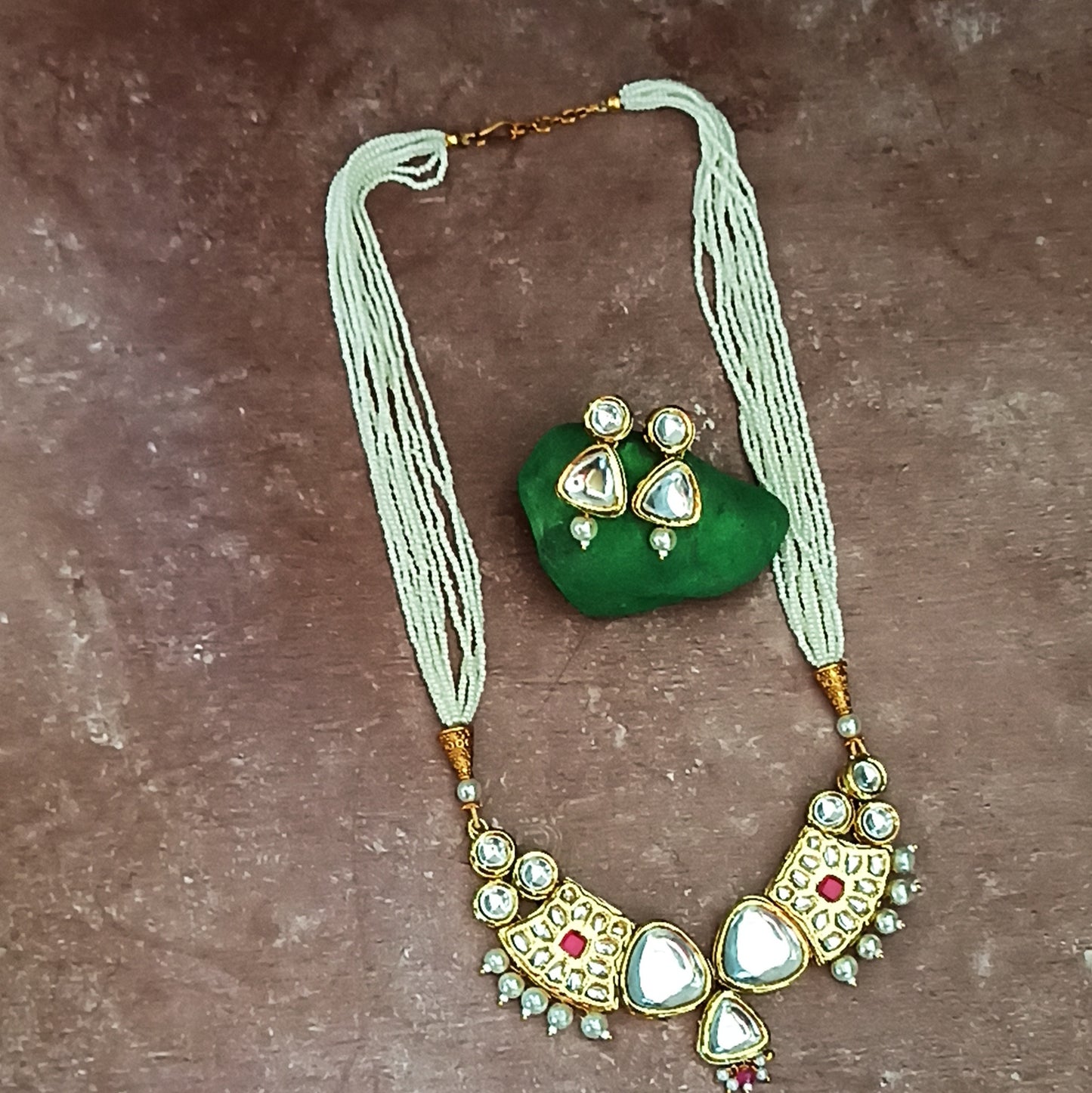 Kaishori-Kundan Set