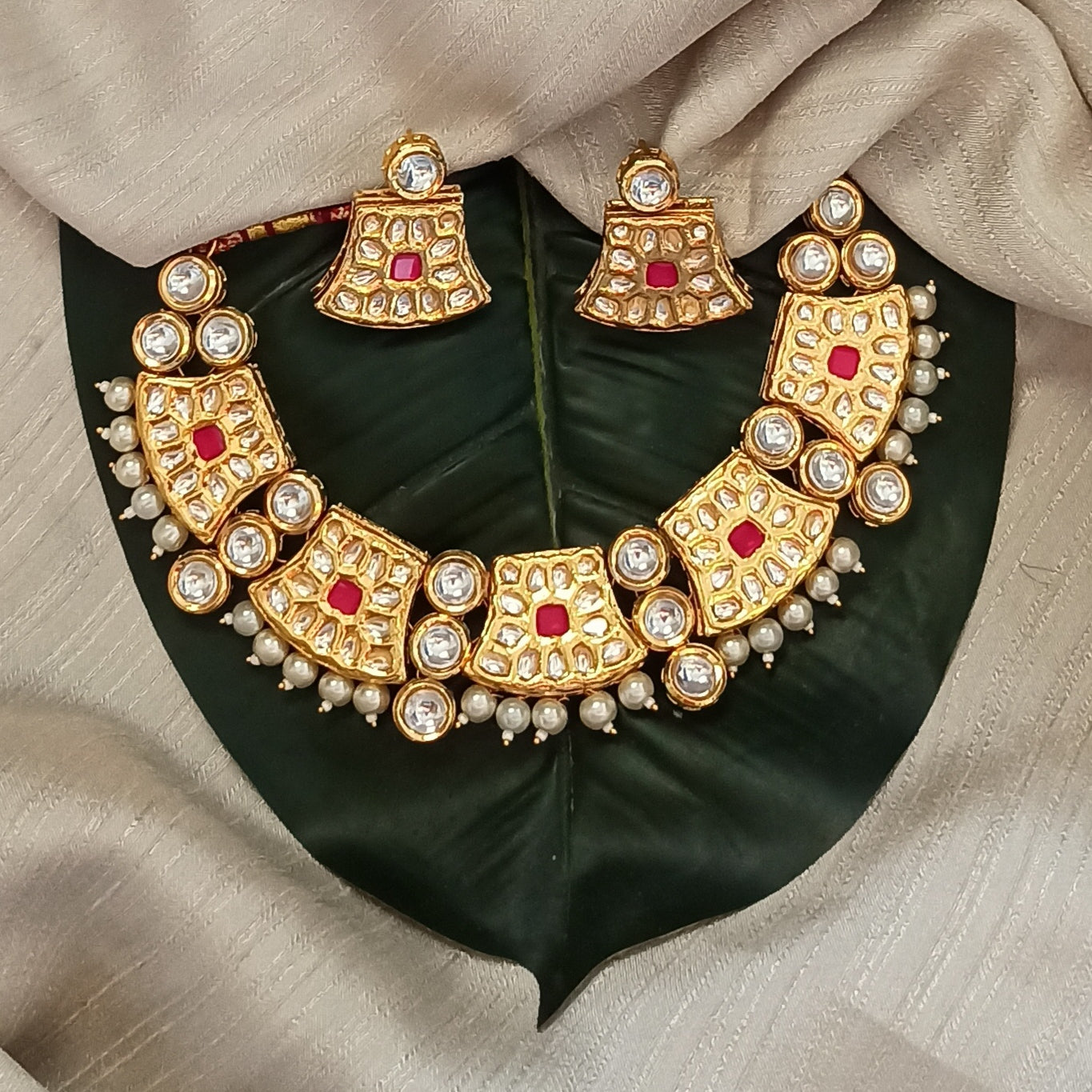 Janujaa-Kundan Set