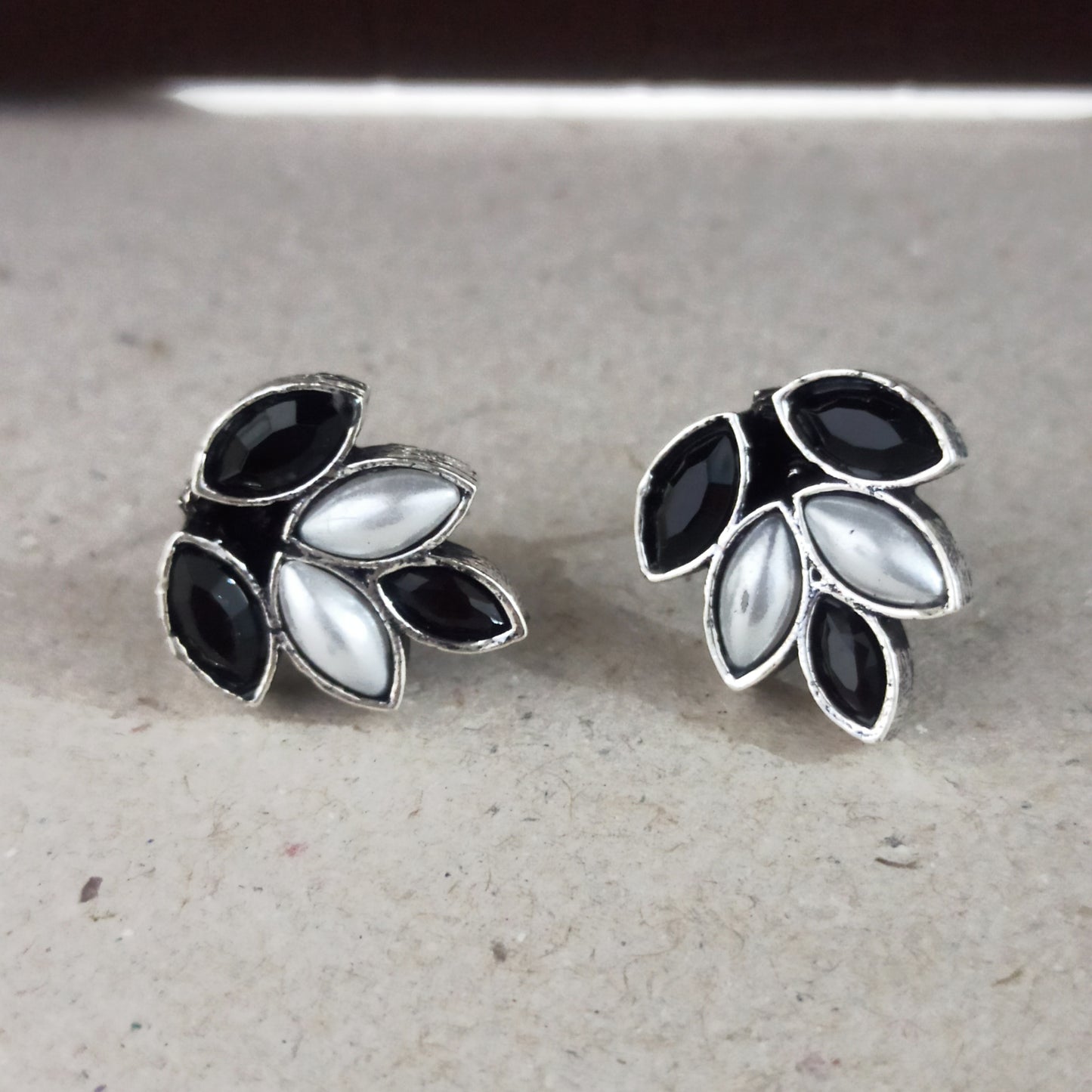 Mohini-Oxidised Earrings-Black White