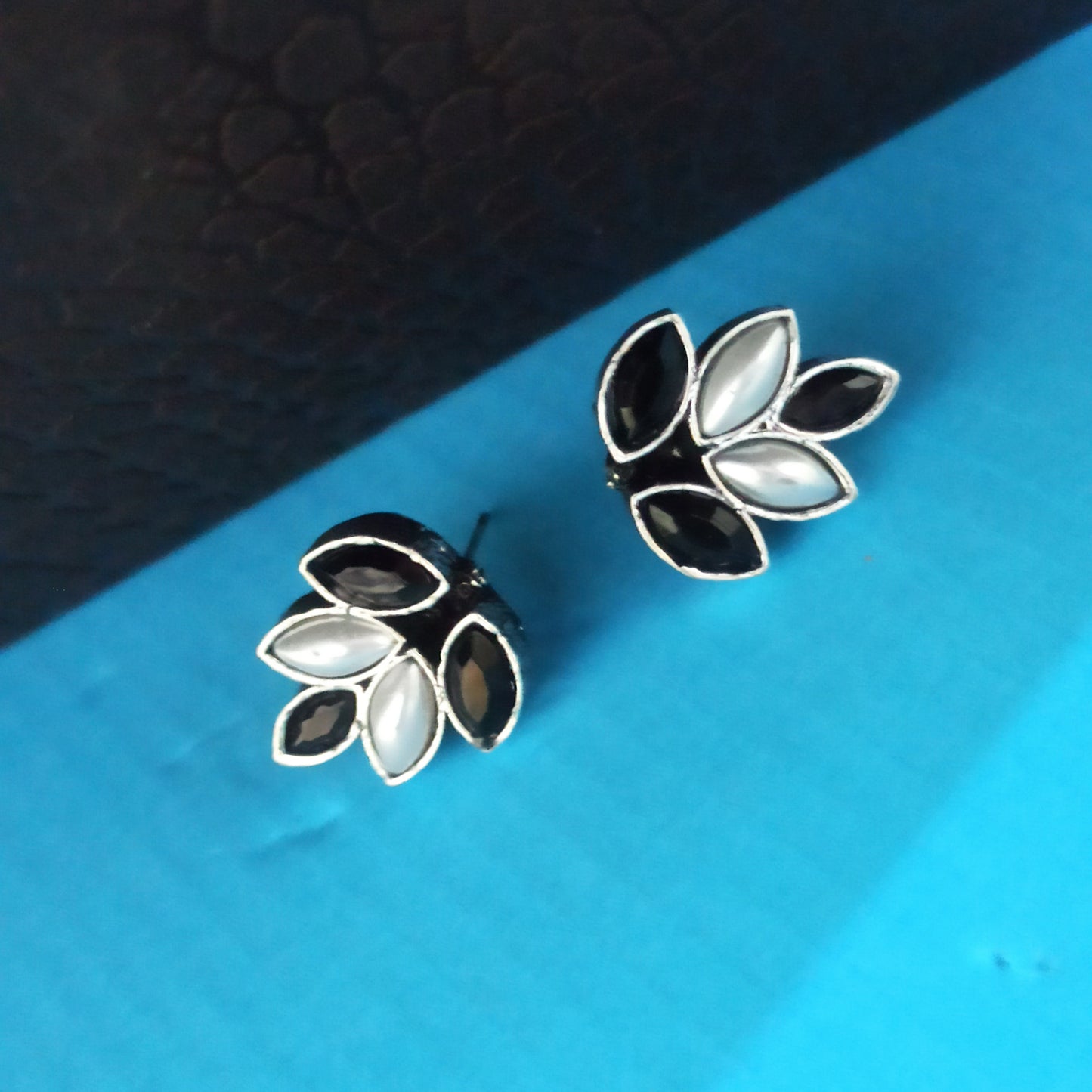 Mohini-Oxidised Earrings-Black White