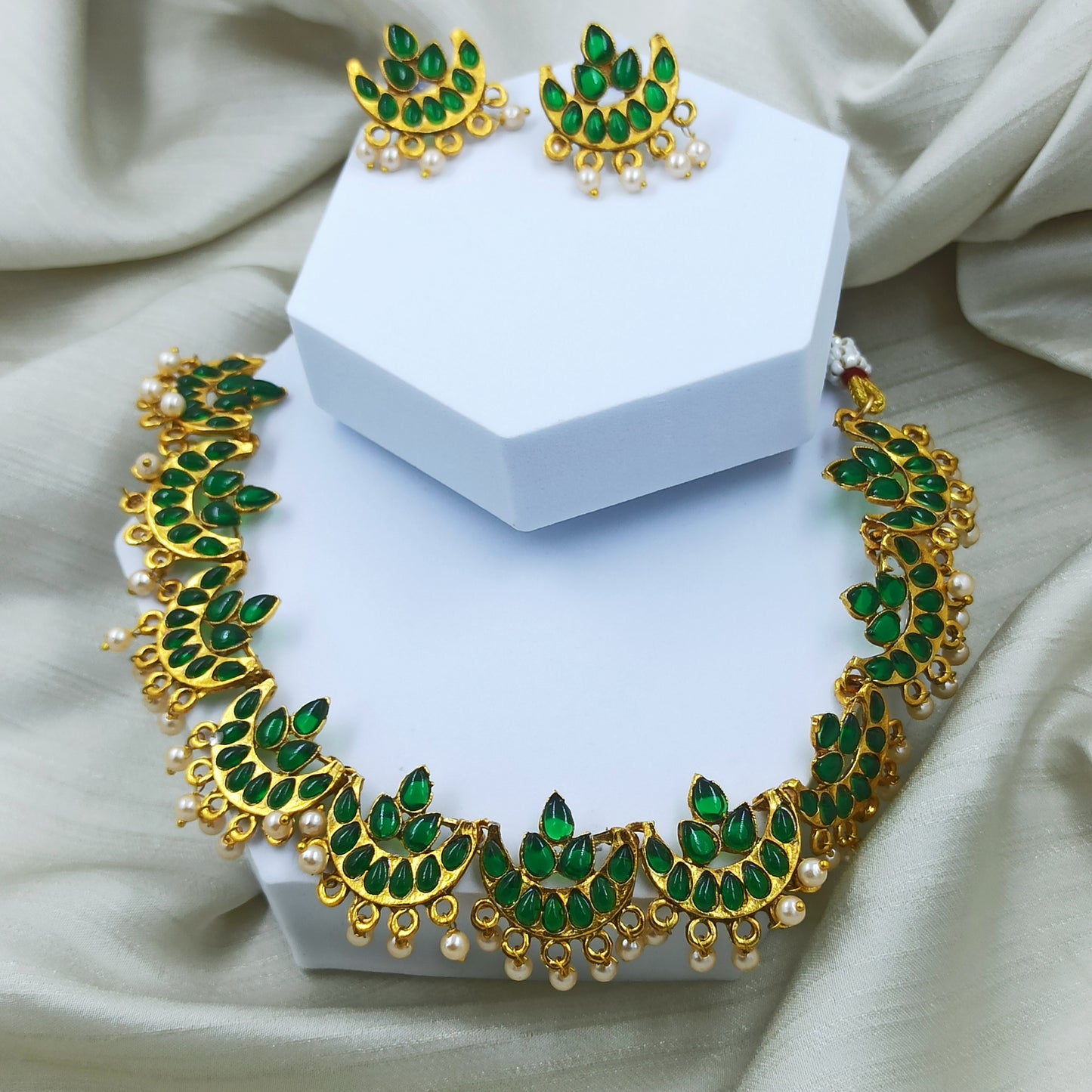 Shampa Green Temple  Short Necklace