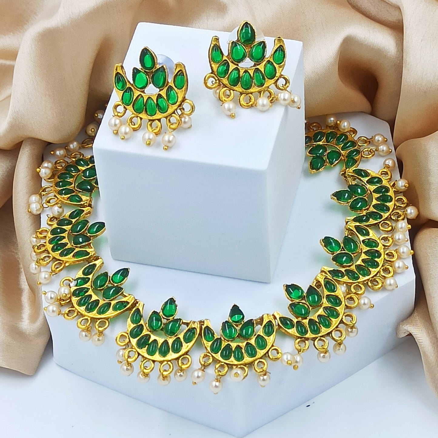 Shampa Green Temple  Short Necklace